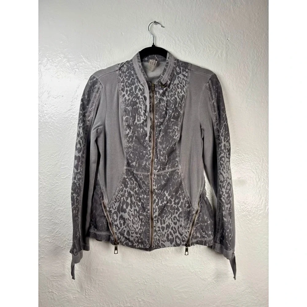 XCVI Leopard Print Mixed Media Jacket Large Gray Full Zip Athleisure Yoga Animal
